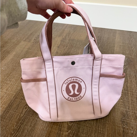 Lululemon tote - Picture 2 of 6